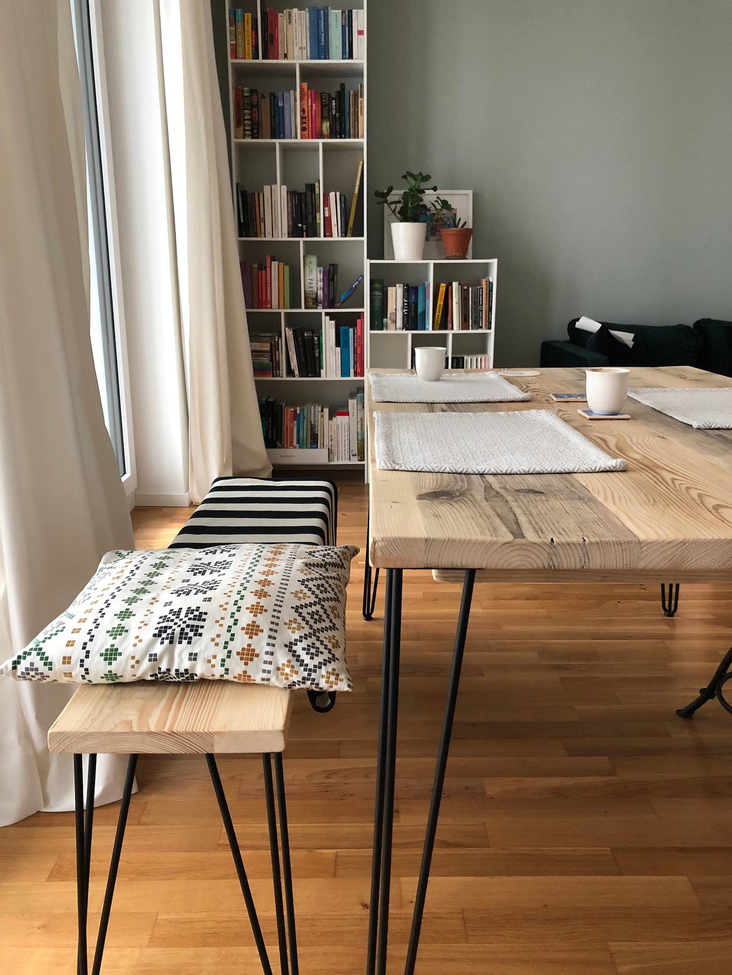 Reclaimed Dining Table With Black Hairpins
